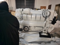 Moteur diesel de propulsion marine MTU 10V 2000M94 pour navire de patrouille, 1193 kW, 1622 CV, 2450 tr/min, avec boîte de vitesses à angle descendant ZF3000A