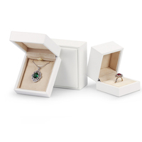 GR boîte à bijoux blanche personnalisée en PU blanc nouvelle arrivée bague collier pendentif boîte d'emballage de bijoux boîte à bijoux en papier fantaisie vente en gros