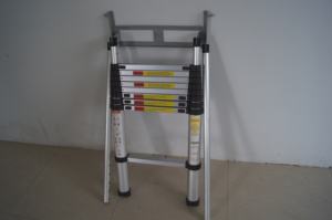 סולם טלסקופי מתקפל מאלומיניום בגובה 3.2 מטר, חשמלי, לדירה, עם ציר. - Product Image 5