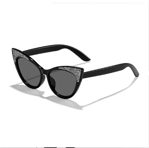 Gafas de sol infantiles con forma de ojo de gato para exteriores, con cristales cóncavos brillantes de colores dulces, ideales para bebés y uso urbano. - Product Image 2