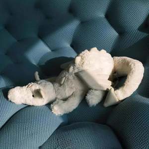 Jellyca para Princesas, Peluche de Dinosaurio para Aliviar el Estrés, Material de Peluche Súper Suave, Tamaño 31cm-50cm, Unisex, para Mayores de 14 Años - Product Image 3