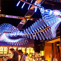 Lustre à LED de luxe dans le hall d'un hôtel personnalisé pour bar et suspension décorative pour la maison avec télécommande