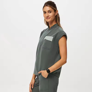 Ensemble d'uniformes médicaux tricotés sur mesure à col mandarin pour femmes, coupe classique, avec pantalon cargo et blouses d'infirmière - Product Image 4