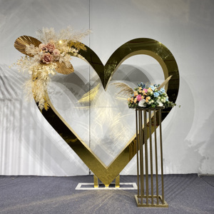 Nuovo Tipo di Arco a Forma di Cuore in Acrilico Dorato per Sfondo Matrimoniale, Supporto per Fiori per Decorazione Palco Nuziale - Product Image 4