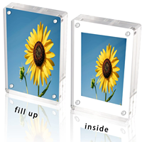Pas cher Luxe Sans Cadre Prix Raisonnable Goujon Métallique Transparent Personnalisé Support Carré Cadre Photo Étagère Pour Cadre Photos