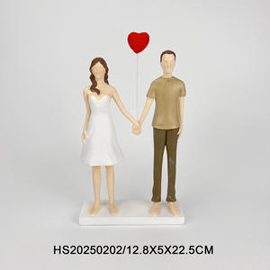 Statuine Sposi in Resina all'Ingrosso Decorazione per <span class=keywords><strong>Matrimonio</strong></span> Simpatica Coppia Abbracciata Stile Cartoon Statuetta Decorativa per <span class=keywords><strong>Torta</strong></span> Nuziale - Product Image 2