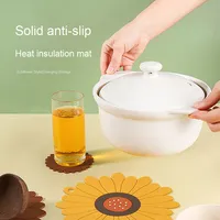 Ensemble de tapis isolants en silicone pour cuisine moderne, dessous de plat en PVC résistant à la chaleur motif marguerite pour table à manger, bol, assiette, pot – L'accessoire indispensable