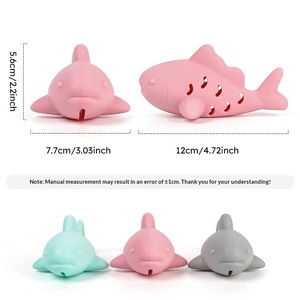 Jouet interactif classique en silicone en forme de poisson <span class=keywords><strong>pour</strong></span> chats, distributeur lent de friandises et jouet à mâcher <span class=keywords><strong>pour</strong></span> le nettoyage des dents et le soulagement de l'ennui des chats d'intérieur - Product Image 4
