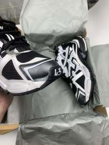 Sneakers de course de luxe pour hommes et femmes, chaussures de marche décontractées à semelle épaisse, chaussures de mode haut de gamme - Product Image 1