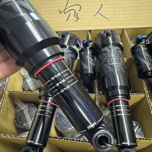 Amortiguador Trasero de Suspensión Neumática de Conexión Rápida SUPER Deluxe SEL+ RockShox de 205x65 para Eje - Product Image 5