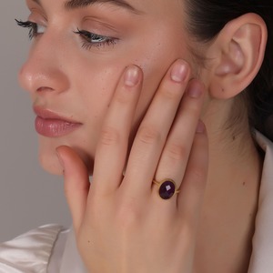 Anillo de Boda de Latón Chapado en Oro de 18K con Amatista y Cuarzo, Diseño Novedoso con Engaste de Bisel, Hecho a Mano, Unisex, Certificado por Terceros, de Moda - Product Image 2