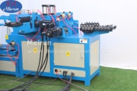 Machine à souder pour treillis en maille d'échelle et treillis de renforcement de briques pour le renforcement des joints de murs en maçonnerie