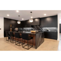 Meubles de cuisine sur mesure Vermont, tons foncés, noir mat, panneaux plats, armoires murales complètes, ensemble d'armoires à fermeture douce, îlot de cuisine en noyer