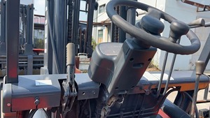 Oferta Especial: Montacargas HELI TCM Usado de 5 Toneladas con Motor Diésel, Montacargas de Segunda Mano FD50 para Contenedores con Desplazador Lateral para Restaurantes - Product Image 4