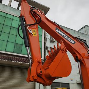 Excavadora de 5.5 Toneladas en Oferta, Doosan Dx55-9c, Mini Excavadora de Alta Calidad DH60-7 Dx60 Dx140lc en Buenas Condiciones, Precio Bajo - Product Image 5