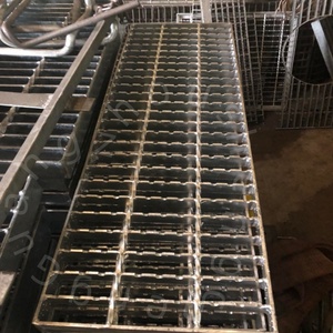 Grille de sol en acier moderne pour bâtiment, en acier inoxydable et acier au carbone, avec mailles soudées, pour passerelle et système de drainage - Product Image 4
