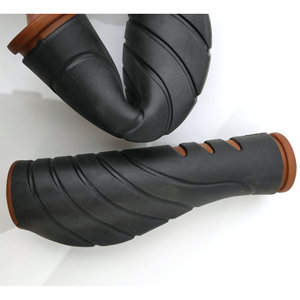 Puños para Manillar de Bicicleta, 22.2mm de Diámetro Interior, 13cm, Goma Suave para Bicicletas de Montaña, Hechos en Canadá - Product Image 1