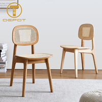 Chaise de salle à manger en bois massif personnalisée pour restaurant moderne et décontracté, avec dossier et assise en rotin