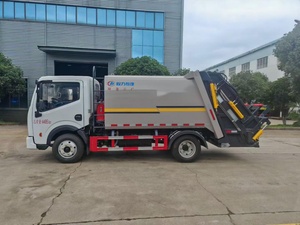 Camion compacteur HOWO d'occasion pour l'assainissement urbain, version diesel automatique, grand véhicule de transfert de déchets pour décharges sanitaires - Product Image 4