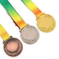Médaille sportive personnalisée en alliage de zinc, couronne de lauriers, gravée, polie, plaquée or, avec ruban, trophée de compétition de marathon