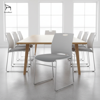 Chaise de bureau élégante EaseNeat avec coussin, empilable de haute qualité pour la formation