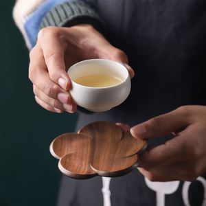 Sous-verre en bois de noyer avec simplicité créative et isolation thermique, sous-verre en bois naturel fait à la main - Product Image 3
