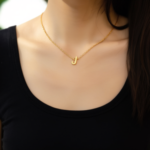 Collier pendentif en acier inoxydable 316L plaqué or PVD, initiale J, bijoux fins - Product Image 3