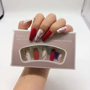 <span class=keywords><strong>Manicura</strong></span> <span class=keywords><strong>Francesa</strong></span> Elegante <span class=keywords><strong>y</strong></span> Lujosa con Bloques de Color Rojo <span class=keywords><strong>y</strong></span> Blanco Vibrantes; Uñas Artificiales Reutilizables - Product Image 4