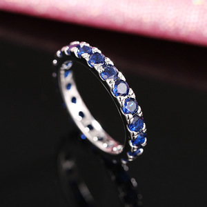 Anello Eternity A021 in Moissanite, Argento 925, Taglio Brillante Rotondo, Montatura a Pavé, Unisex per Uso Quotidiano - Product Image 3