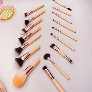 Ensemble de 12 pinceaux de maquillage de voyage avec étui rose, poils synthétiques, kit de pinceaux cosmétiques pour l'application du fond de teint - Product Image 4