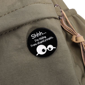 Frase estoy evitando a las personas tontas esmalte Pin letras <span class=keywords><strong>de</strong></span> dibujos animados broche solapa insignia joyería regalo <span class=keywords><strong>para</strong></span> amigos al por mayor - Product Image 3