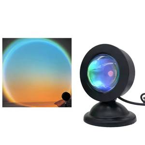 Lampada Tramonto USB, Luce Notturna Mini LED in ABS, Decorazione per Camera da Letto, Regalo per Festività, Halloween, Natale - Product Image 3