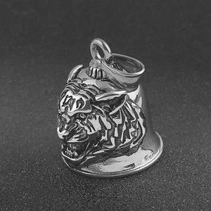 Collier pendentif cloche de motard vintage punk pour homme, bijoux de motard rock, motif animal tigre - Product Image 5