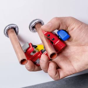 Cortador de Tubos KNIPEX 90 31 01 TubiX S de 77 mm - Product Image 2