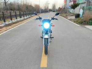 <span class=keywords><strong>Moto</strong></span> de rue Honda1 <span class=keywords><strong>125cc</strong></span> monocylindre de <span class=keywords><strong>petite</strong></span> à moyenne <span class=keywords><strong>taille</strong></span> d'occasion - Product Image 6