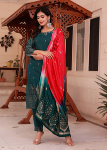 Ensemble prêt-à-porter pour femmes en tissu rayonne, style ethnique, col en V, manches courtes, silhouette trapèze, Kurta avec pantalon et dupatta - Product Image 6