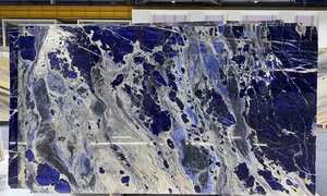 Dalle de quartzite moderne de luxe inspirée du cloisonné, bleu royal avec des veines ambrées, imperméable, polie, pour mur intérieur, design graphique - Product Image 6
