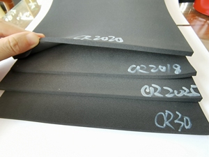 Rouleau de feuille de caoutchouc néoprène SBR noir auto-adhésif, imperméable, résistant aux hautes températures <span class=keywords><strong>et</strong></span> au feu, service de découpe - Product Image 5