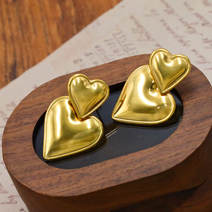 Heart Shape Geometric Stud Earrings Gold Zinc Alloy Unisex Fashion Jewelry Gift - Product Image 1