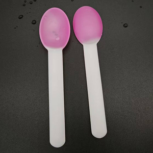 Couverts à soupe personnalisés <span class=keywords><strong>cuillère</strong></span> en plastique <span class=keywords><strong>magique</strong></span> recyclé coloré réutilisable avec logo changeant de couleur - Product Image 4