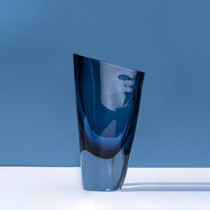 Manufacturers Custom Decoration Wholesale Glass <b>Vase</b> for Centerpieces Expensive Pewter Milk Glass <b>Vases</b> - Product Image 2