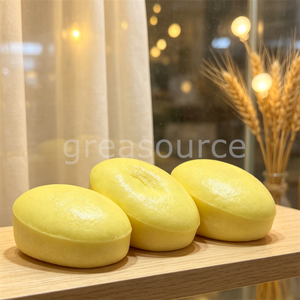 โมเดลเค้กชีสเค้กปลอมรูปวงรีสีขาวครีม สำหรับตกแต่งหน้าร้านเบเกอรี่  วัสดุ PU คืนรูปช้า - Product Image 6