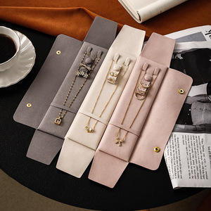 Estuche enrollable de terciopelo para joyas, portátil, para guardar collares y anillos, con cierre de botón, para viaje. - Product Image 4