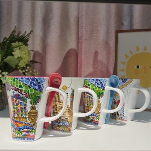 Juego de tazas de recuerdo impresas personalizadas de París y <span class=keywords><strong>Nueva</strong></span> <span class=keywords><strong>York</strong></span>, tazas de café de cerámica de gres al por mayor, diseño de Color interior con cuchara - Product Image 5