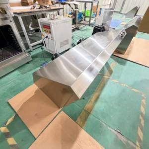 Campana Extractora de Acero Inoxidable de 60 Pulgadas con Ventilación, Luz LED, Filtro de Jaula de Ardilla, Motores Dobles Potentes y Control Táctil Digital - Product Image 6