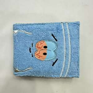 Cartera corta de cuero con diseño de Anime South Towelie, con múltiples ranuras para tarjetas y monedero, ideal como regalo para fans. - Product Image 3