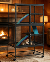Enclos fonctionnel pour animaux de compagnie en fil de fer avec rampes antidérapantes, roulettes, étagère de rangement inférieure, design moderne, plateau en plastique pour chats d'intérieur