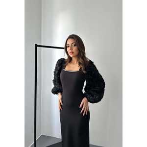 ชุดเดรสทำงานผ้าซาตินลายดอกไม้สีดำแบบไม่มีแขนขายส่ง - Product Image 3