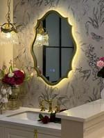 Miroir de salle de bain mural ovale de style français en bois avec cadre en MDF, éclairage LED, commande tactile intelligente, rechargeable
