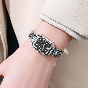Montre rectangulaire tendance pour femme, bracelet en acrylique doré 10 mm, mouvement à quartz écologique, verre saphir – Nouveauté très prisée pour le commerce international - Product Image 5